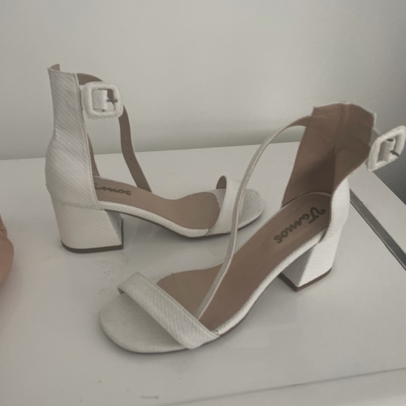 White sandals - Picture 2 of 4